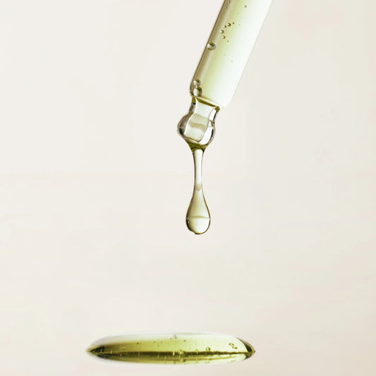 Calming Serum : Green tea + Panthenol